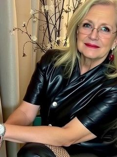 AI collection 330 mature granny