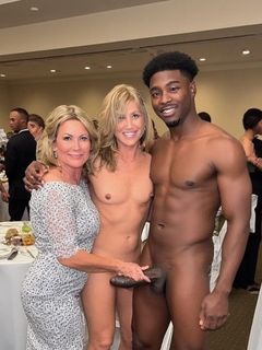 Mother of the bride found herself a toy for the reception