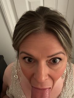Elegant Mature Women Giving and Receiving Oral