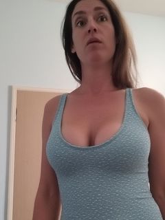 Moms in Swimwear (nn)