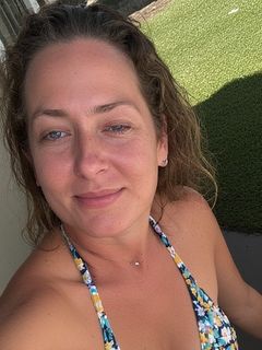 Moms in Swimwear (nn)