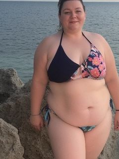 Moms in Swimwear (nn)