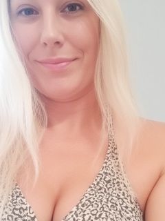 Moms in Swimwear (nn)