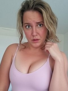 Moms in Swimwear (nn)