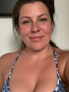 Moms in Swimwear (nn)