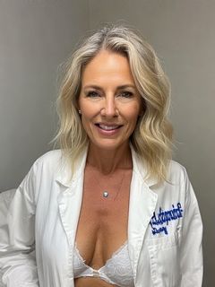 AI Blond doctor