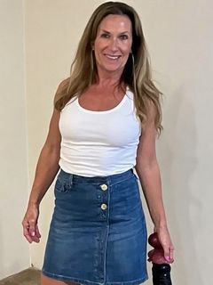 White moms and their dildoes