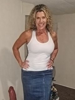White moms and their dildoes