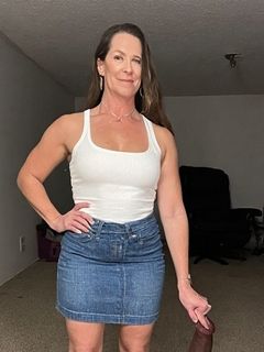 White moms and their dildoes