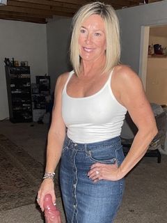 White moms and their dildoes